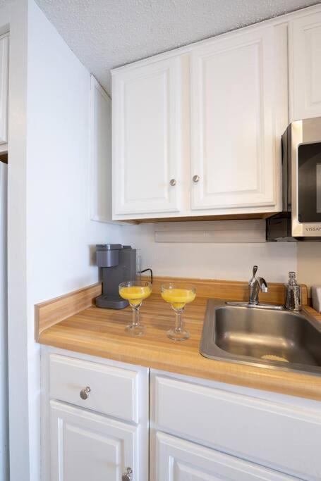 Royal Retreat-Amazing View-King Bed-1 Bedroom-Full Kitchen-Free Parking-Self Check-In Миртл-Бич Экстерьер фото