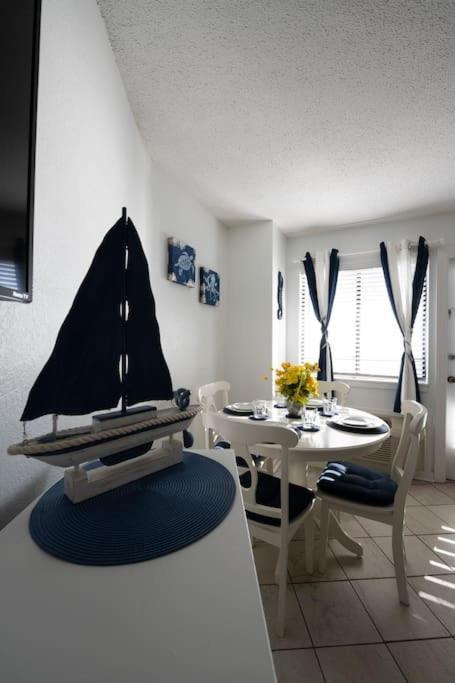 Royal Retreat-Amazing View-King Bed-1 Bedroom-Full Kitchen-Free Parking-Self Check-In Миртл-Бич Экстерьер фото